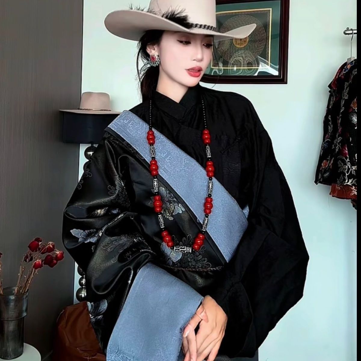 New Women's Bhutanese Tibetan  - đánh giá và giá Ethnic Fashion Shoot